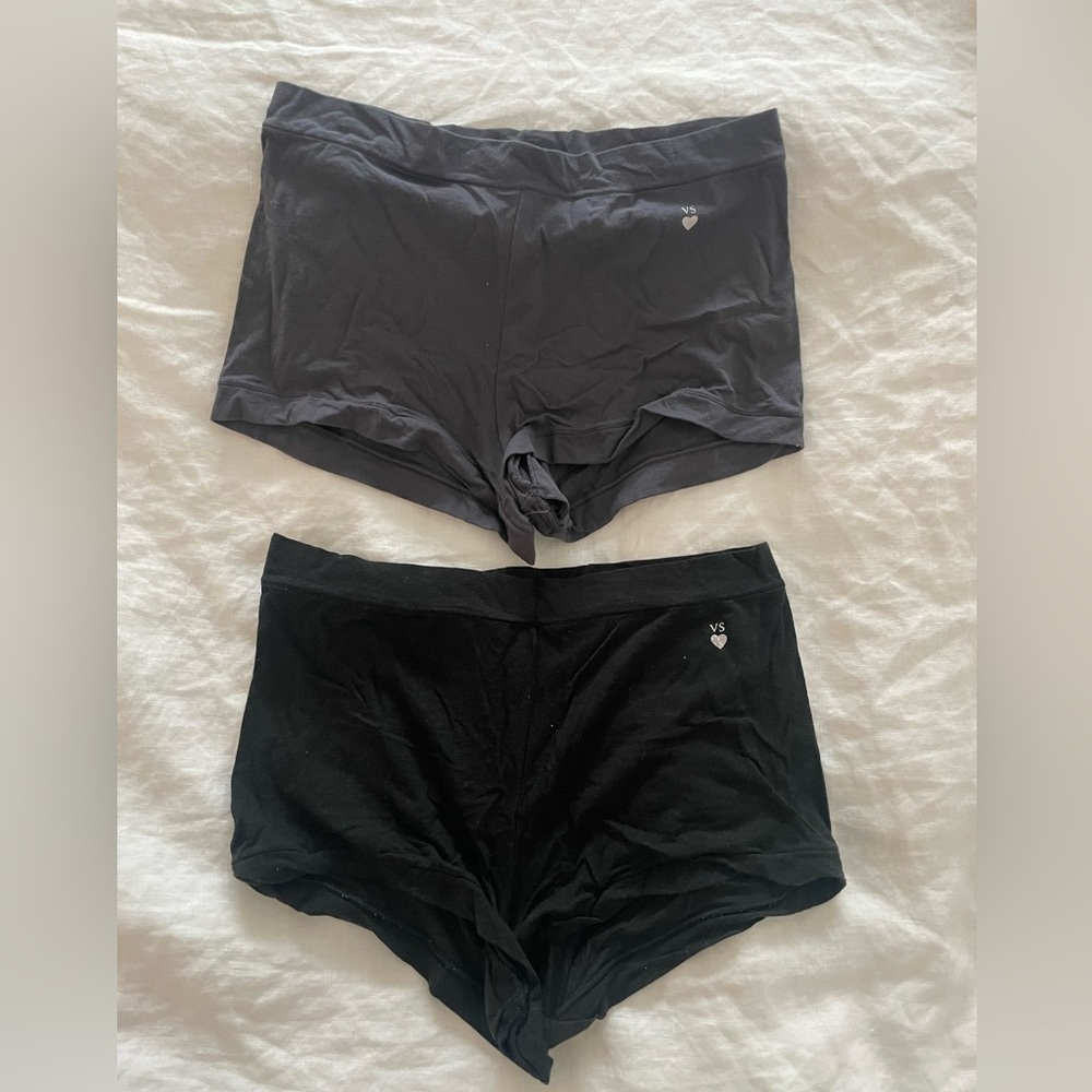 Victoria’s Secret cotton boy shorts in grey and black, os